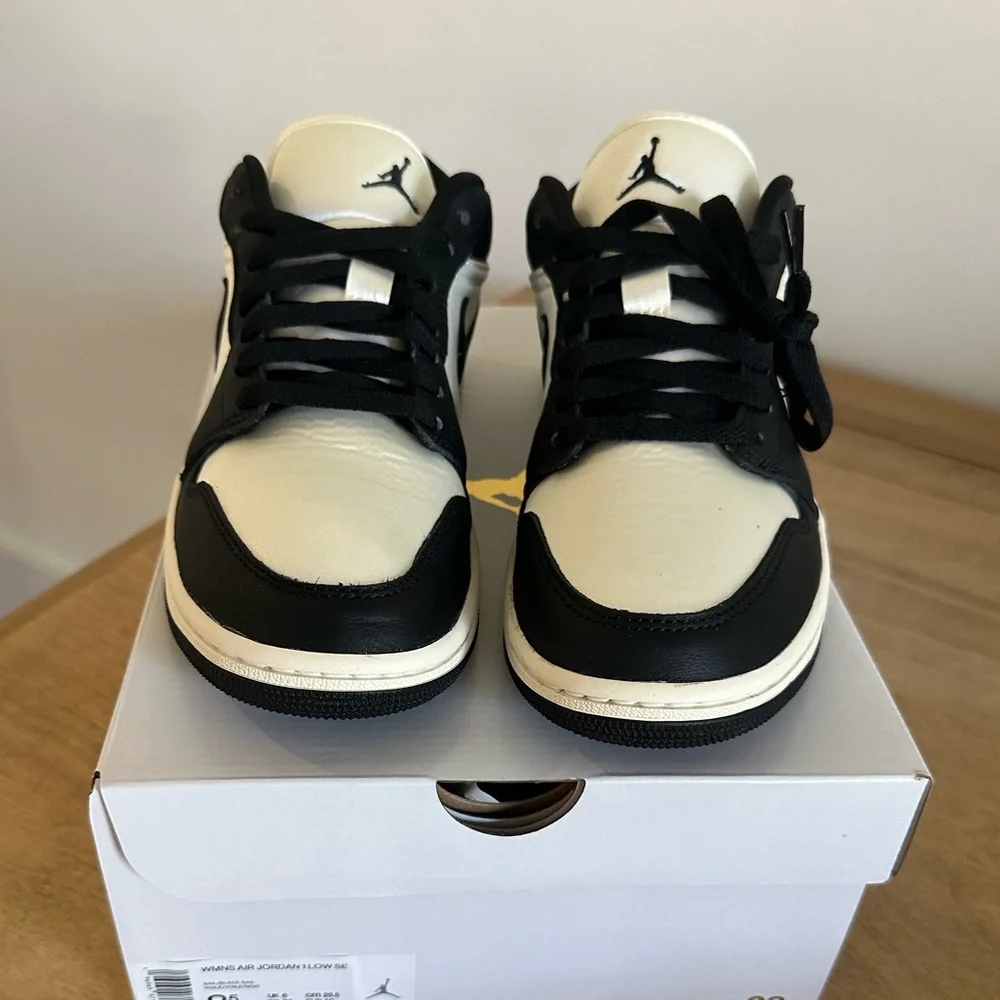 $160 NEW IN BOX!  Air Jordan 1 Low SE women’s 8.5